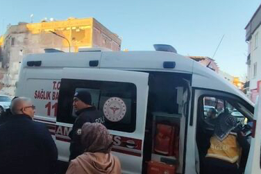 Aksaray’da genç bıçaklı saldırıya uğradı