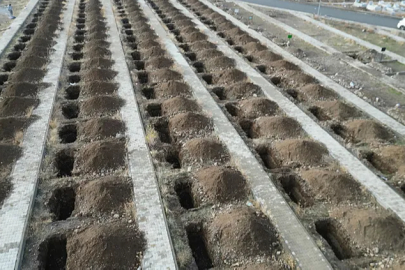 Erzurum’da yüzlerce mezar kazıldı: Dondurucu soğuklar öncesi ‘kış mesaisi’ başladı