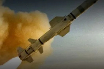 İran, yeni kruz füzesini tanıttı