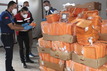 Antalya'da 25 ton tarihi geçmiş tavuk imha edildi