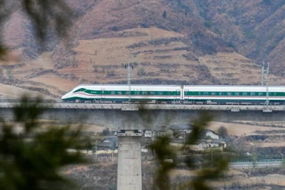 Çin’de tren faciası: 11 işçi hayatını kaybetti