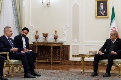 Bakan Fidan, İran Cumhurbaşkanı Pezeşkiyan ile görüştü