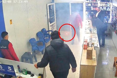 Tamire getirilen cep telefonu bir anda alev aldı