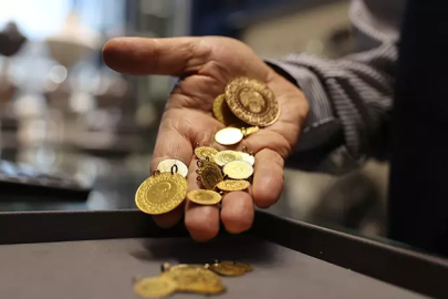 Altında ibre aşağı döndü: Gram altın 5 bin 726 liraya geriledi!