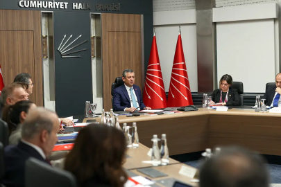 CHP’de yeni dönem resmen başladı: Özgür Özel’in A takımı ilk kez toplandı!