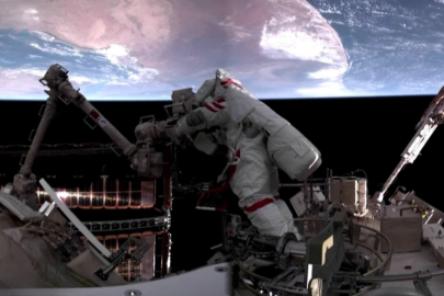 Shenzhou-21 ekibi 8 saatlik kritik yürüyüşü tamamladı, en genç taykonot tarihe geçti!