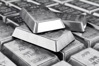 2025’in yıldızı gümüş tarih yazdı: Ons fiyatı ilk kez 60 doları aştı, altın karşısında devrim yaptı!