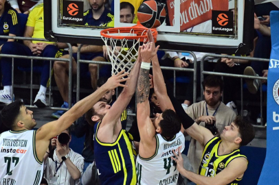 Fenerbahçe son periyotta çöktü