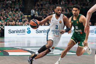 Anadolu Efes’ten EuroLeague’de net galibiyet