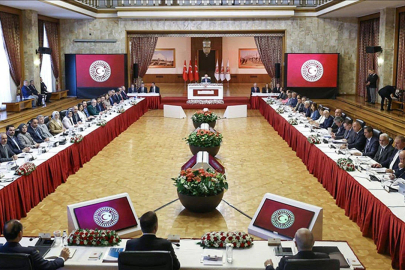 Yeniden Refah: Yasal düzenlemeler referanduma gitsin, Kürtçe seçmeli ders olsun