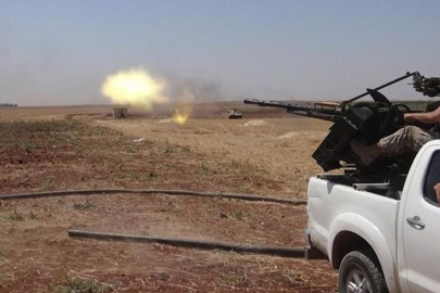 Suriye ordusu ile YPG/PKK Halep’te karşı karşıya