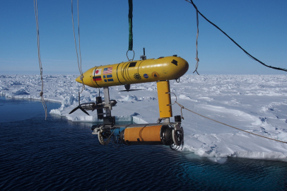 Buzulların altında gizli yapılar keşfetti, sonra sessizce kayboldu