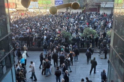 İran’da protesto dalgası büyüyor: Esnafın eylemine öğrenciler de katıldı