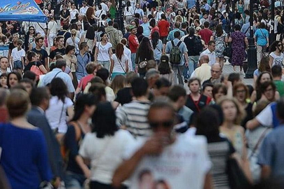 Dünya nüfusu 8 milyarı aştı