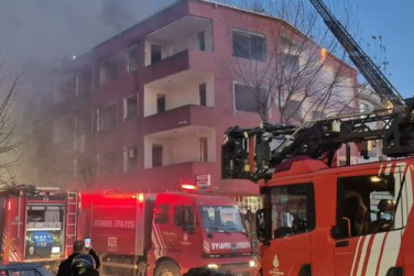 Küçükçekmece’de korkutan yangın