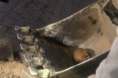 Çöken yolda dehşet: İnsan kafatası ve kemikler ortaya çıktı