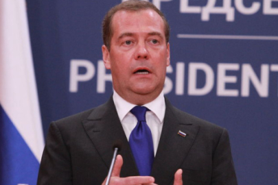 Medvedev’den NATO’ya sert uyarı
