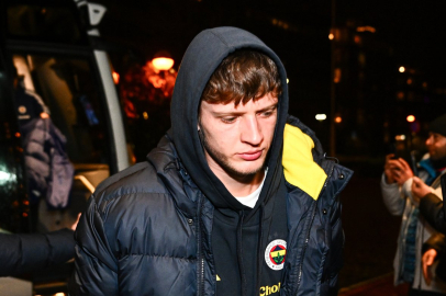 Sebastian Szymanski 10.5 milyon euro karşılığında Rennes'e imza atıyor