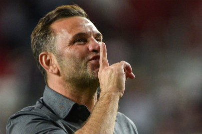 Okan Buruk'tan telefonda transfer görüşmesi