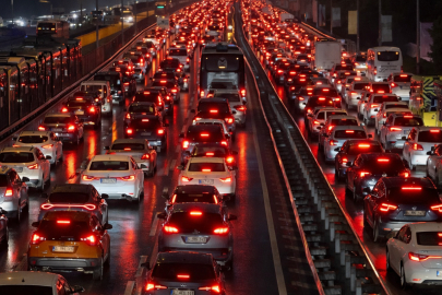 İstanbul'da trafik yoğunluğu yüzde 83 olarak ölçüldü