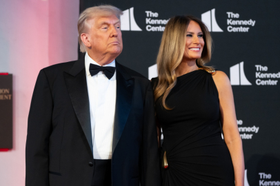 Donald Trump'tan Melania Trump belgeseli için ‘Bilet alın’ çağrısı