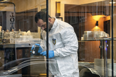 Restoranda yemek yerken silahlı saldırıya uğradı