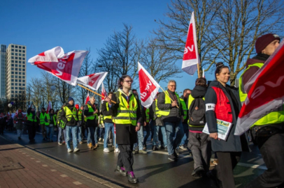 Almanya'da kamu çalışanları greve gitti