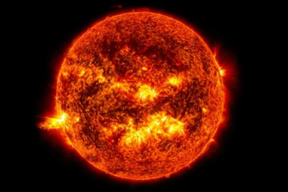 Güneş alarm veriyor! Dört dev patlama Dünya’yı etkileyebilir