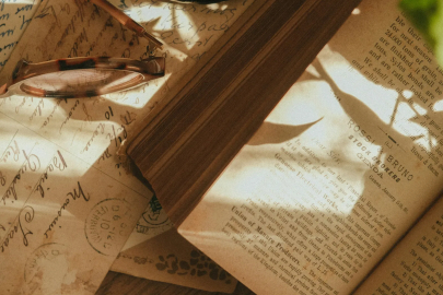 Sayfalarını kapatmak istemeyeceğiniz 5 kitap: Farklı türlerden unutulmaz dünyalar