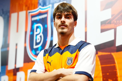 Başakşehir yeni sezonun ilk transferini yaptı