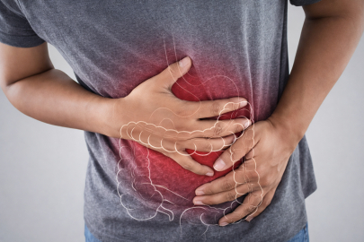 Geçmeyen karın ağrısı için uzmanından uyarı