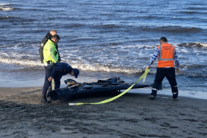 Ünye sahilinde bulunan İHA parçası inceleme için polise teslim edildi