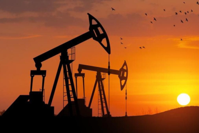 Rus petrolünde çifte gelişme!