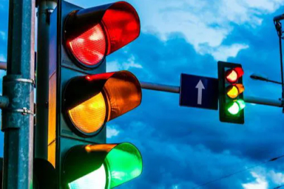 Trafikte devrim başlıyor:Dördüncü ışık yolda