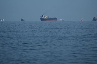 İran: Hürmüz kapalı kalmaya devam edecek!