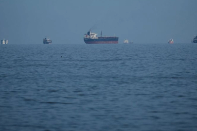 İran: Hürmüz kapalı kalmaya devam edecek!