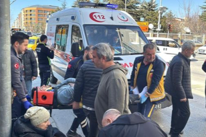 Eskişehir’de korku dolu anlar: Araç yayaların arasına daldı