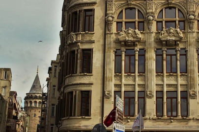 Beyoğlu’nun simge yapısı el değiştirdi: Tarihi bina 780 milyon TL’ye satıldı