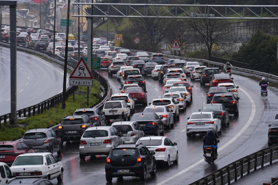 İstanbul’da bayram yoğunluğu: Trafik kilitlendi