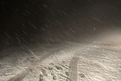 Nisan kapıda, kar geri döndü: Tatil cennetinde şaşırtan manzara