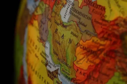 İran’dan sert mesaj: Savaş teslimiyetle bitecek