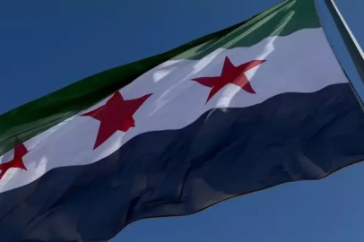 Suriye’nin kuzeyinde bayrak krizi: Gerilim tırmanıyor