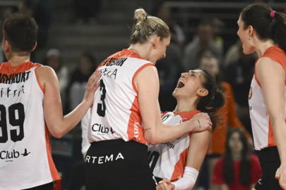 Eczacıbaşı finale yükseldi!