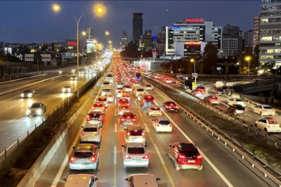 İstanbul’da trafik alarm verdi: Yoğunluk yüzde 76’ya çıktı