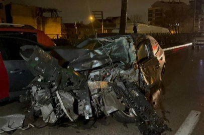 Bursa’da zincirleme kaza: 3 araç birbirine girdi