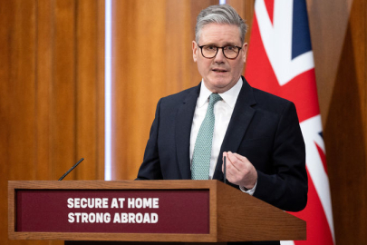 Savaş baskısına rağmen İngiltere rotasını değiştirmiyor