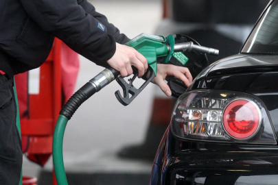 Gece yarısı fiyatlar uçuyor: Akaryakıta dev zam geliyor