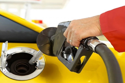 Bir ülkede akaryakıta sınırlama başladı: Gece satışları durduruluyor