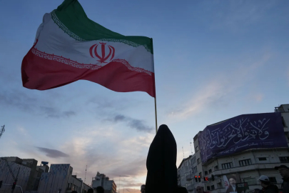 İran heyeti İslamabad’da: Kritik görüşme öncesi şartlar açıklandı!