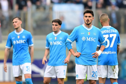 Napoli, Parma deplasmanında berabere kaldı